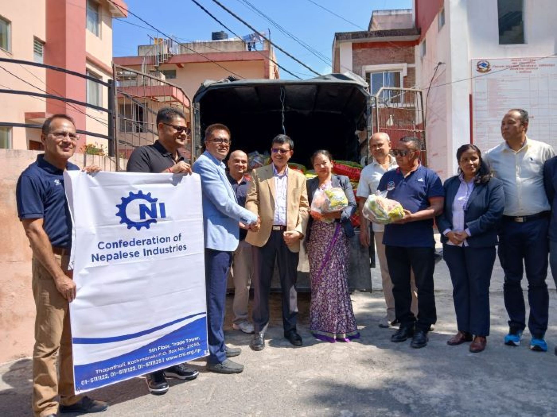 नेपाल उद्योग परिसंघद्वारा बाढी प्रभावितलाई राहत वितरण 